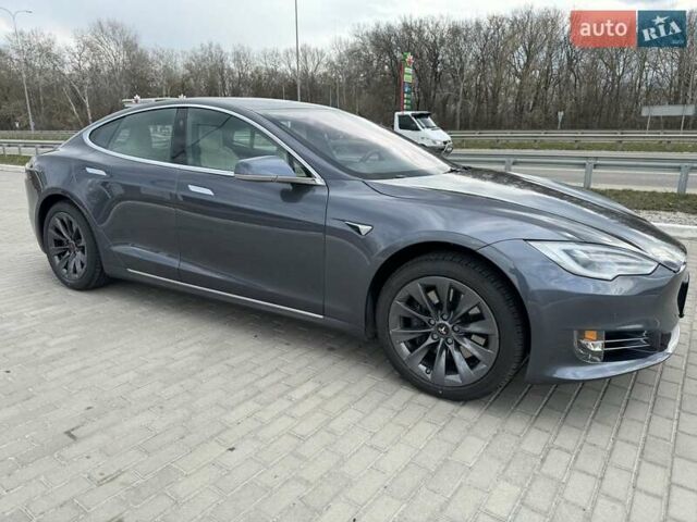 Серый Тесла Модель С, объемом двигателя 0 л и пробегом 62 тыс. км за 30500 $, фото 11 на Automoto.ua