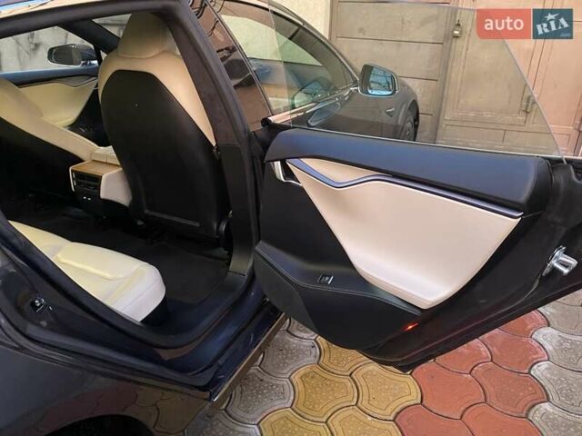 Серый Тесла Модель С, объемом двигателя 0 л и пробегом 62 тыс. км за 30500 $, фото 20 на Automoto.ua
