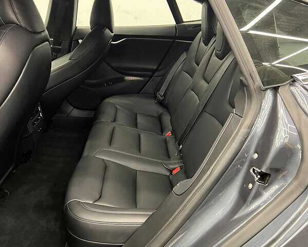 Тесла Модель С 2020 в Ивано-Франковске на Automoto.ua Серый Тесла Модель С, объемом двигателя 0 л и пробегом 25 тыс. км за 35000 $, фото 9 на Automoto.ua