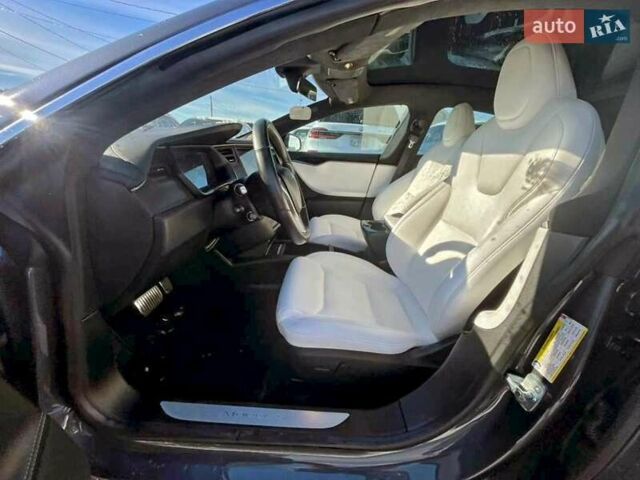 Серый Тесла Модель С, объемом двигателя 0 л и пробегом 105 тыс. км за 8300 $, фото 5 на Automoto.ua
