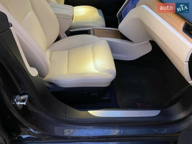 Серый Тесла Модель С, объемом двигателя 0 л и пробегом 62 тыс. км за 30500 $, фото 23 на Automoto.ua