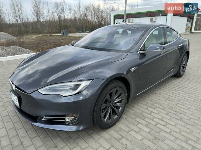 Серый Тесла Модель С, объемом двигателя 0 л и пробегом 62 тыс. км за 30500 $, фото 15 на Automoto.ua