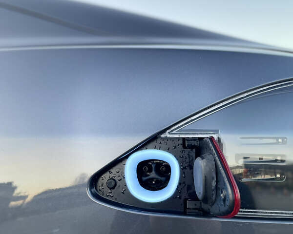 Серый Тесла Модель С, объемом двигателя 0 л и пробегом 28 тыс. км за 28500 $, фото 9 на Automoto.ua