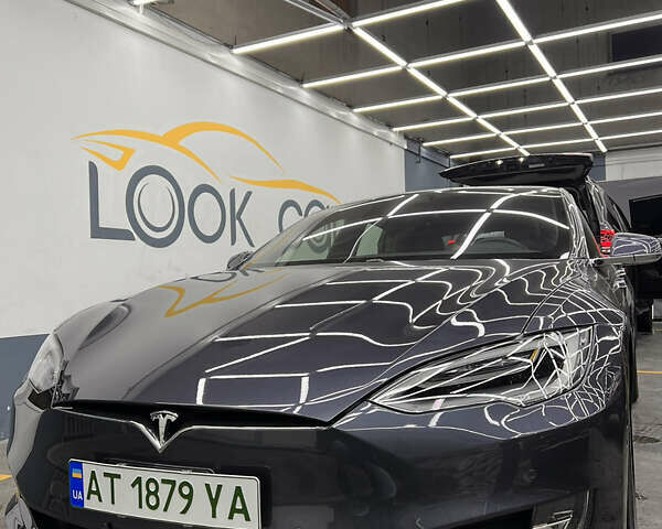 Тесла Модель С 2020 в Ивано-Франковске на Automoto.ua Серый Тесла Модель С, объемом двигателя 0 л и пробегом 25 тыс. км за 35000 $, фото 2 на Automoto.ua