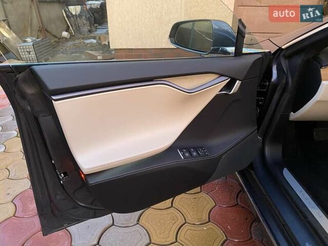 Серый Тесла Модель С, объемом двигателя 0 л и пробегом 62 тыс. км за 30500 $, фото 29 на Automoto.ua