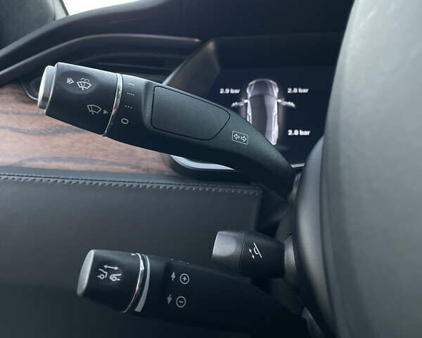 Серый Тесла Модель С, объемом двигателя 0 л и пробегом 28 тыс. км за 28500 $, фото 25 на Automoto.ua