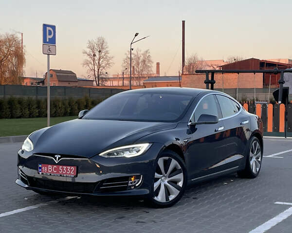 Серый Тесла Модель С, объемом двигателя 0 л и пробегом 28 тыс. км за 28500 $, фото 2 на Automoto.ua