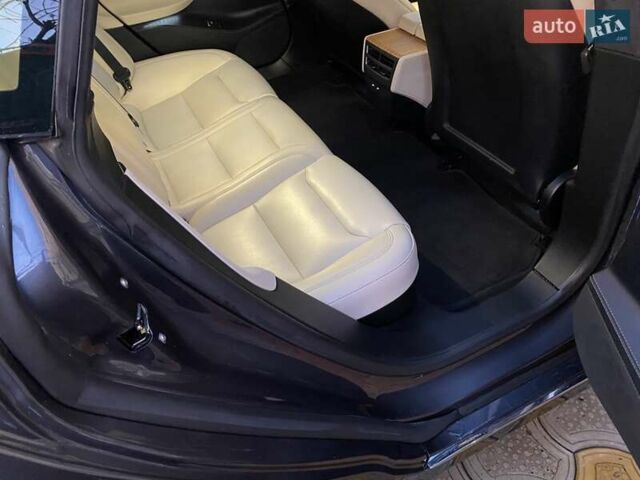 Серый Тесла Модель С, объемом двигателя 0 л и пробегом 62 тыс. км за 30500 $, фото 19 на Automoto.ua