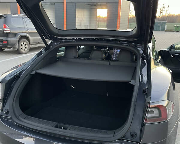 Серый Тесла Модель С, объемом двигателя 0 л и пробегом 28 тыс. км за 28500 $, фото 22 на Automoto.ua