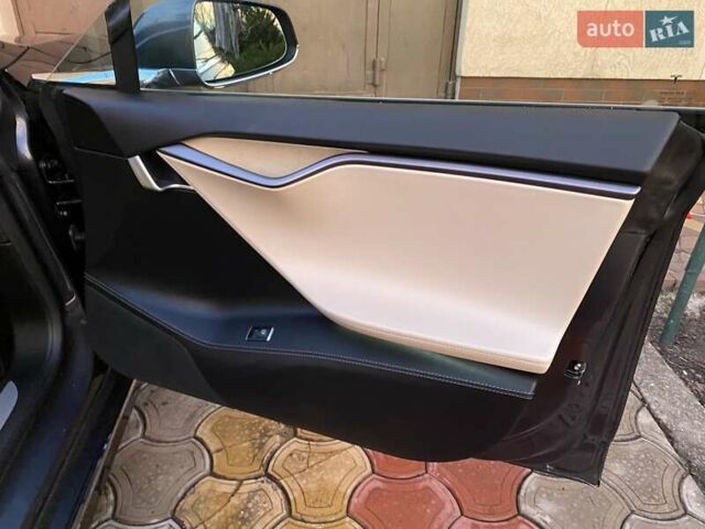 Серый Тесла Модель С, объемом двигателя 0 л и пробегом 62 тыс. км за 30500 $, фото 26 на Automoto.ua