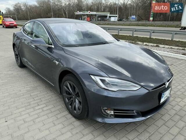 Серый Тесла Модель С, объемом двигателя 0 л и пробегом 62 тыс. км за 30500 $, фото 12 на Automoto.ua
