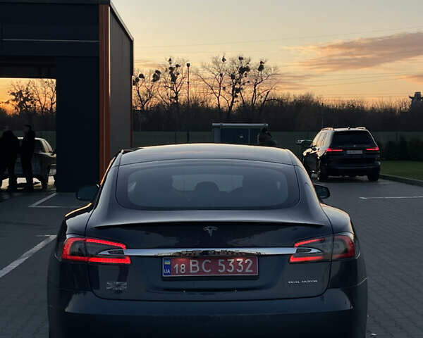 Серый Тесла Модель С, объемом двигателя 0 л и пробегом 28 тыс. км за 28500 $, фото 4 на Automoto.ua