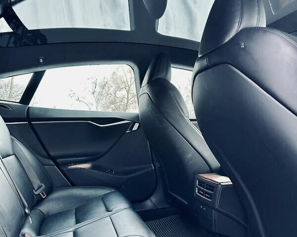 Сірий Тесла Модель С, об'ємом двигуна 0 л та пробігом 51 тис. км за 28999 $, фото 14 на Automoto.ua