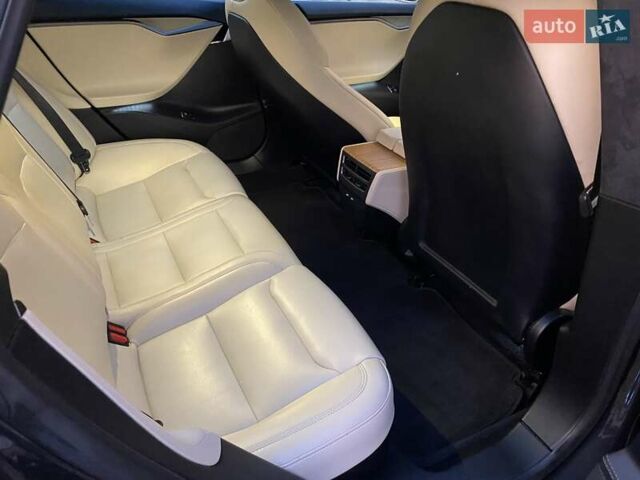 Серый Тесла Модель С, объемом двигателя 0 л и пробегом 62 тыс. км за 30500 $, фото 18 на Automoto.ua