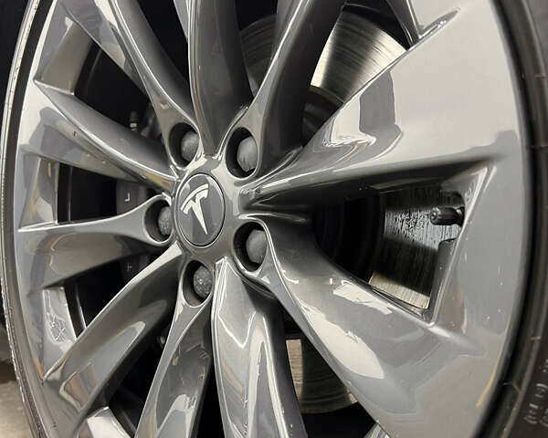 Тесла Модель С 2020 в Ивано-Франковске на Automoto.ua Серый Тесла Модель С, объемом двигателя 0 л и пробегом 25 тыс. км за 35000 $, фото 10 на Automoto.ua