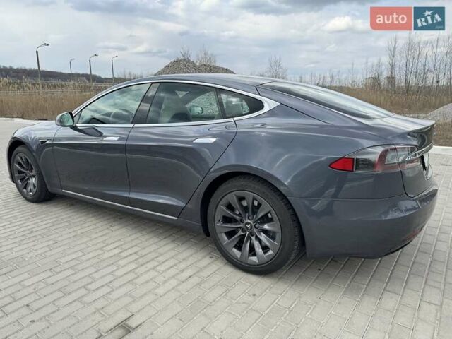 Серый Тесла Модель С, объемом двигателя 0 л и пробегом 62 тыс. км за 30500 $, фото 5 на Automoto.ua