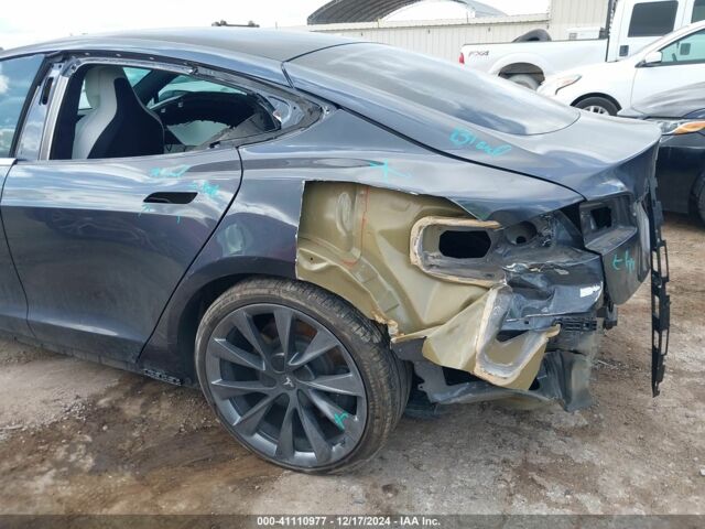 Тесла Модель С 2020 в Киеве на Automoto.ua Серый Тесла Модель С, объемом двигателя 0 л и пробегом 49 тыс. км за 34900 $, фото 9 на Automoto.ua