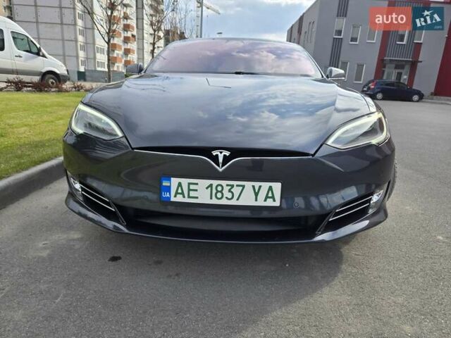 Серый Тесла Модель С, объемом двигателя 0 л и пробегом 120 тыс. км за 33500 $, фото 7 на Automoto.ua