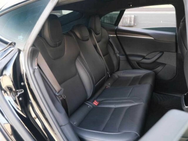 Серый Тесла Модель С, объемом двигателя 0 л и пробегом 24 тыс. км за 14500 $, фото 15 на Automoto.ua