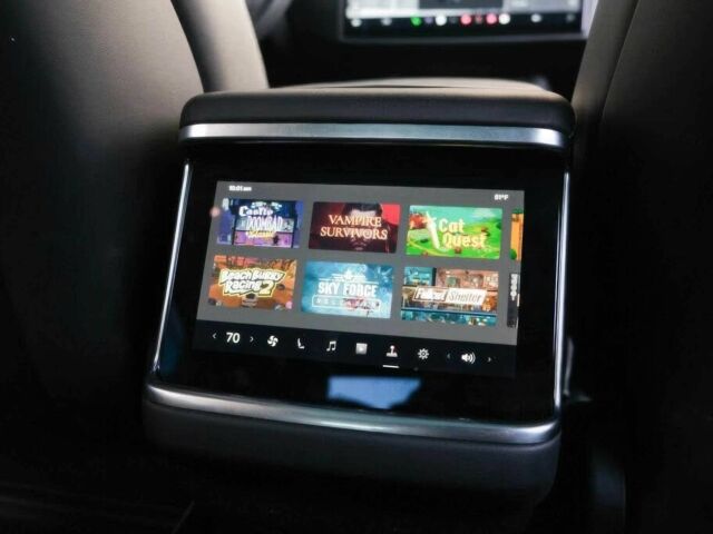 Серый Тесла Модель С, объемом двигателя 0 л и пробегом 24 тыс. км за 14500 $, фото 13 на Automoto.ua