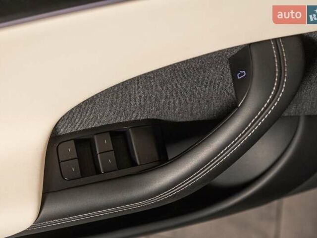 Серый Тесла Модель С, объемом двигателя 0 л и пробегом 36 тыс. км за 55900 $, фото 62 на Automoto.ua