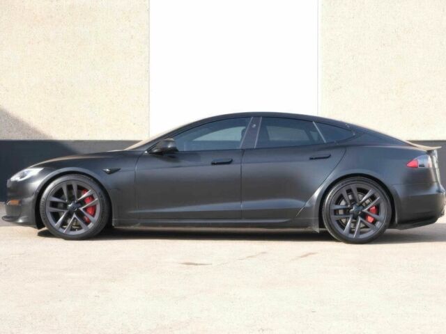 Серый Тесла Модель С, объемом двигателя 0 л и пробегом 24 тыс. км за 14500 $, фото 3 на Automoto.ua