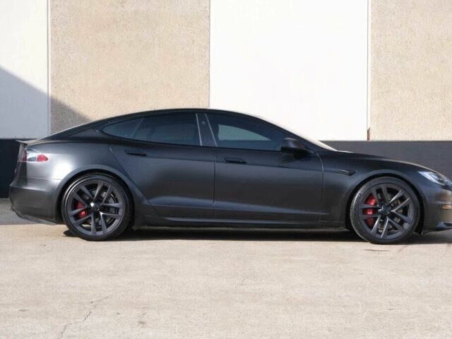 Серый Тесла Модель С, объемом двигателя 0 л и пробегом 24 тыс. км за 14500 $, фото 5 на Automoto.ua