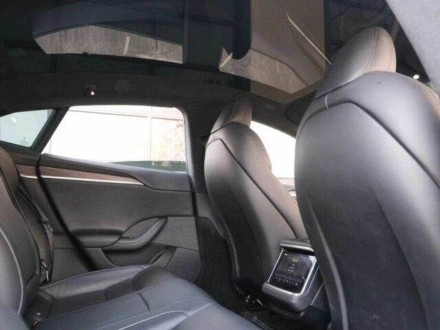 Серый Тесла Модель С, объемом двигателя 0 л и пробегом 24 тыс. км за 14500 $, фото 14 на Automoto.ua