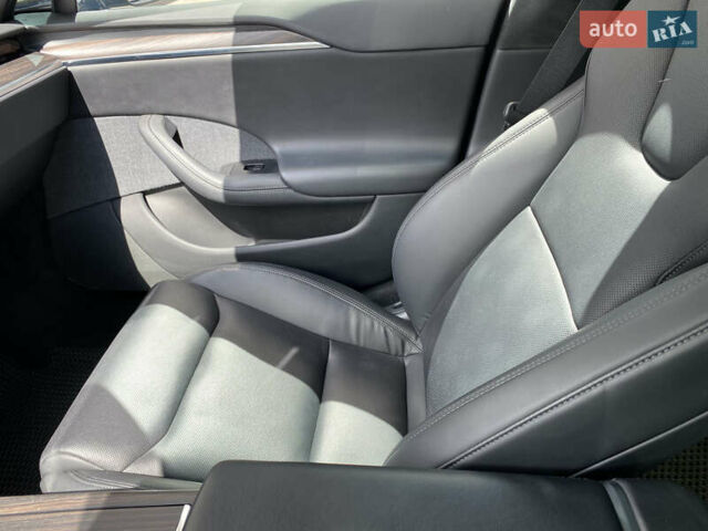 Серый Тесла Модель С, объемом двигателя 0 л и пробегом 77 тыс. км за 39900 $, фото 39 на Automoto.ua