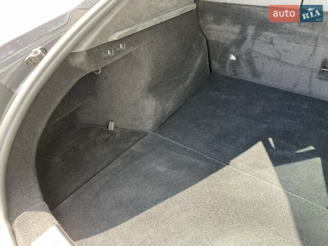 Серый Тесла Модель С, объемом двигателя 0 л и пробегом 77 тыс. км за 39900 $, фото 52 на Automoto.ua