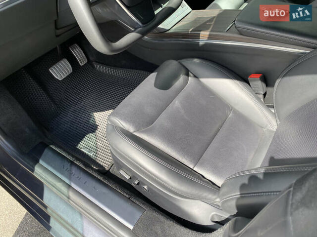 Серый Тесла Модель С, объемом двигателя 0 л и пробегом 77 тыс. км за 39900 $, фото 34 на Automoto.ua