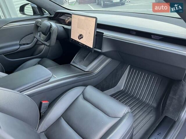 Серый Тесла Модель С, объемом двигателя 0 л и пробегом 24 тыс. км за 92000 $, фото 32 на Automoto.ua
