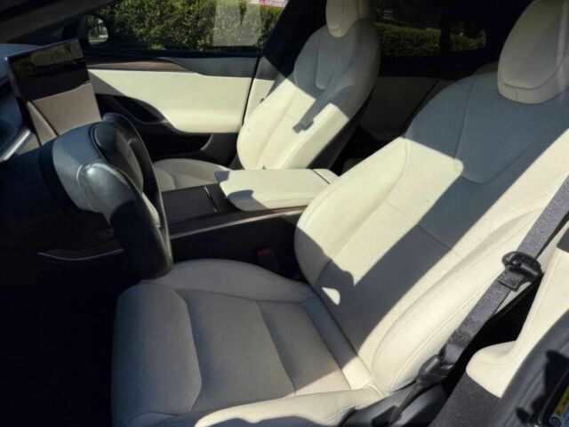 Серый Тесла Модель С, объемом двигателя 0 л и пробегом 20 тыс. км за 25600 $, фото 8 на Automoto.ua