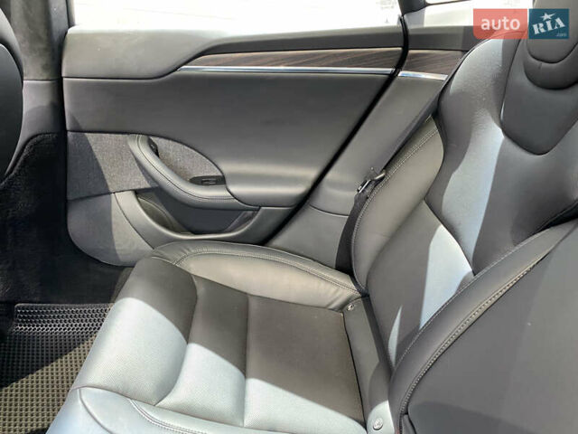 Серый Тесла Модель С, объемом двигателя 0 л и пробегом 77 тыс. км за 39900 $, фото 49 на Automoto.ua