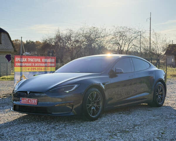 Серый Тесла Модель С, объемом двигателя 0 л и пробегом 11 тыс. км за 48500 $, фото 5 на Automoto.ua