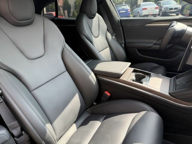 Серый Тесла Модель С, объемом двигателя 0 л и пробегом 74 тыс. км за 39900 $, фото 14 на Automoto.ua