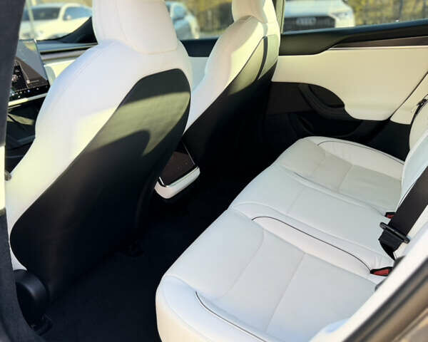 Серый Тесла Модель С, объемом двигателя 0 л и пробегом 11 тыс. км за 48500 $, фото 14 на Automoto.ua