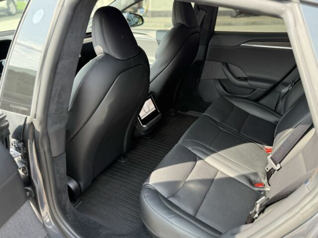 Серый Тесла Модель С, объемом двигателя 0 л и пробегом 74 тыс. км за 39900 $, фото 11 на Automoto.ua