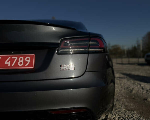 Серый Тесла Модель С, объемом двигателя 0 л и пробегом 11 тыс. км за 48500 $, фото 11 на Automoto.ua