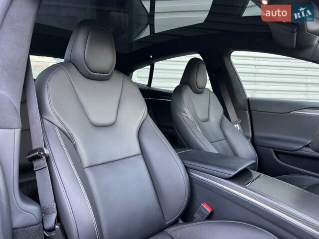 Серый Тесла Модель С, объемом двигателя 0 л и пробегом 24 тыс. км за 92000 $, фото 30 на Automoto.ua