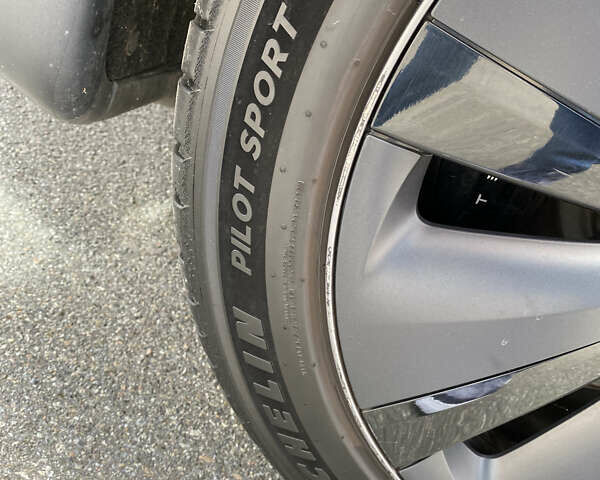 Серый Тесла Модель С, объемом двигателя 0 л и пробегом 77 тыс. км за 39900 $, фото 55 на Automoto.ua