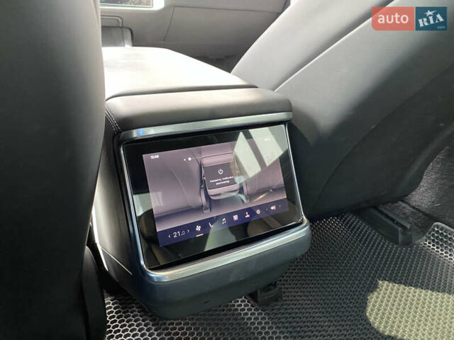 Серый Тесла Модель С, объемом двигателя 0 л и пробегом 77 тыс. км за 39900 $, фото 45 на Automoto.ua