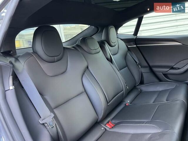 Серый Тесла Модель С, объемом двигателя 0 л и пробегом 24 тыс. км за 92000 $, фото 28 на Automoto.ua