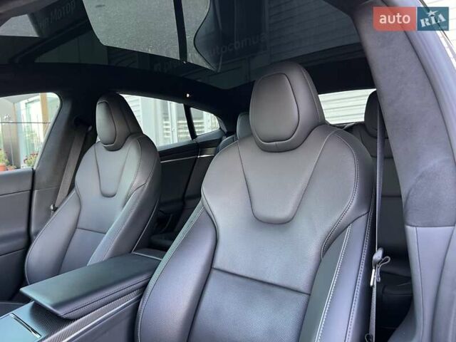 Серый Тесла Модель С, объемом двигателя 0 л и пробегом 24 тыс. км за 92000 $, фото 21 на Automoto.ua