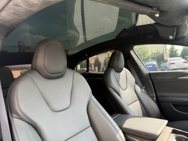 Серый Тесла Модель С, объемом двигателя 0 л и пробегом 74 тыс. км за 39900 $, фото 15 на Automoto.ua