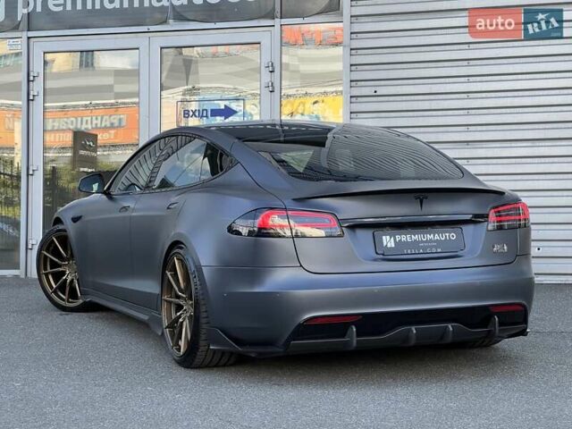 Серый Тесла Модель С, объемом двигателя 0 л и пробегом 24 тыс. км за 92000 $, фото 9 на Automoto.ua