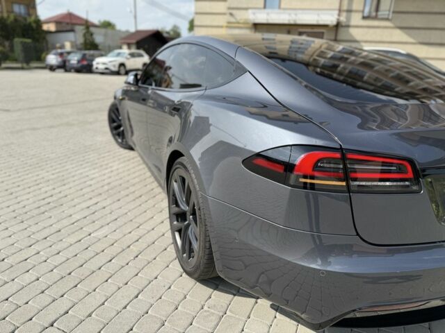 Серый Тесла Модель С, объемом двигателя 0 л и пробегом 74 тыс. км за 39900 $, фото 16 на Automoto.ua