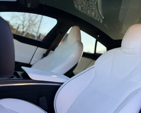Серый Тесла Модель С, объемом двигателя 0 л и пробегом 11 тыс. км за 48500 $, фото 15 на Automoto.ua