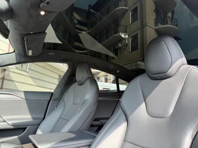 Серый Тесла Модель С, объемом двигателя 0 л и пробегом 74 тыс. км за 39900 $, фото 12 на Automoto.ua