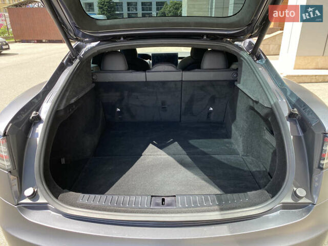 Серый Тесла Модель С, объемом двигателя 0 л и пробегом 77 тыс. км за 39900 $, фото 51 на Automoto.ua